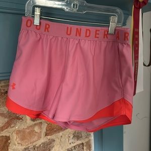 Under Armour Loose Fit Heatgear workout shorts